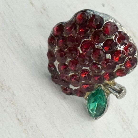 Red Apple Rhinestone Sparkly Lapel Pin Teacher School Fall autumn - Picture 2 of 6